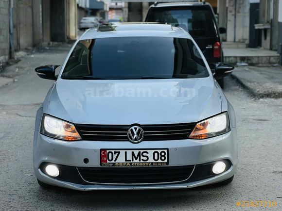 SANRUFLU EMSALSİZ Volkswagen Jetta 1.6 TDi Highline 2011 Model Gaziantep