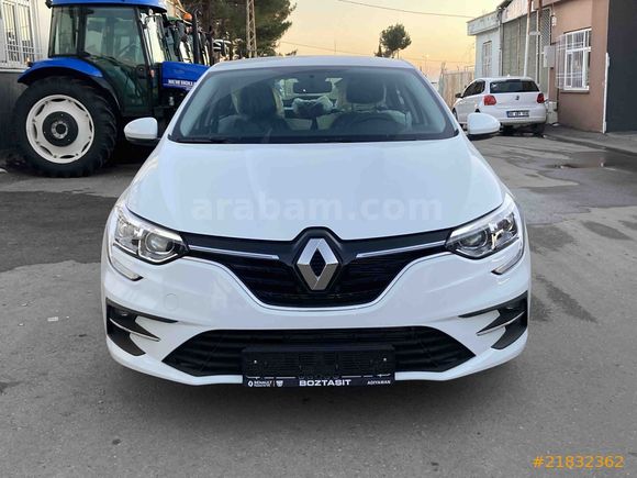 ÖZYILDIZdan BOYASIZ 2022 model makyajlı Renault Megane 1.3 TCe Joy geri görüş pk 140 bg