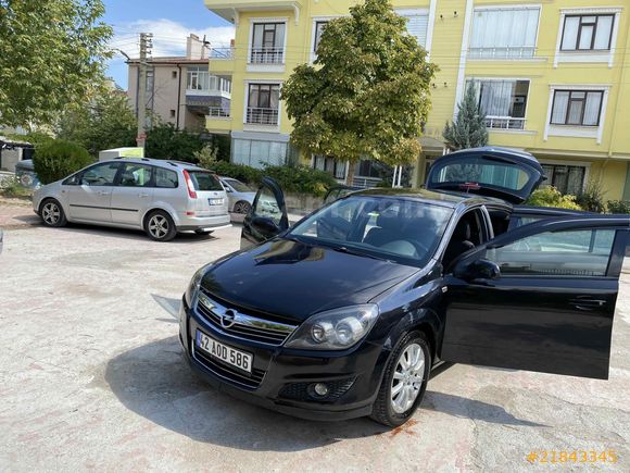 EMSALSİZ FİYAT!!!Opel Astra 1.3 CDTI Essentia Konfor 2011 Model