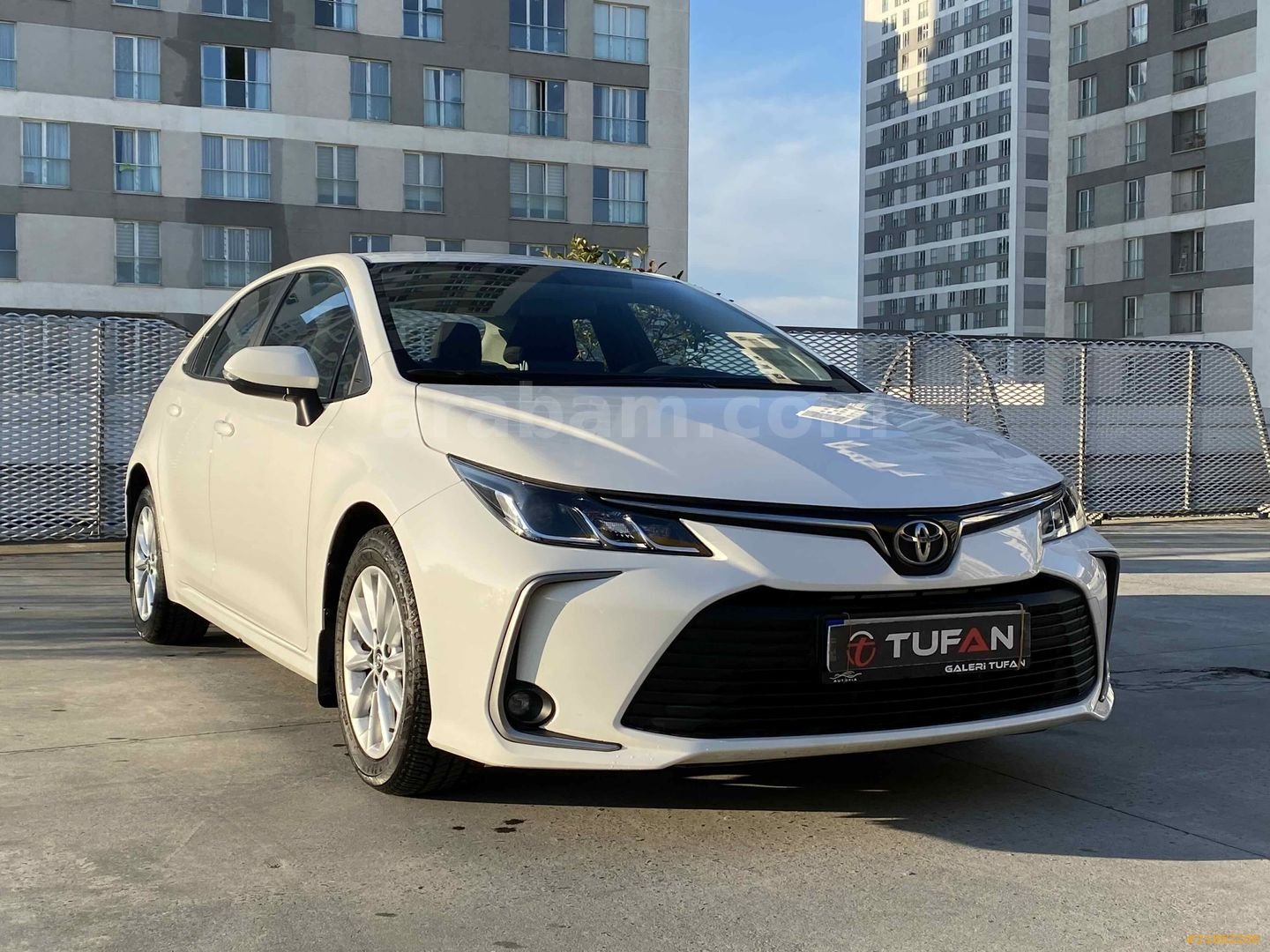 Galeriden Toyota Corolla 1.5 Dream 2021 Model İstanbul 9.000 km Beyaz ...