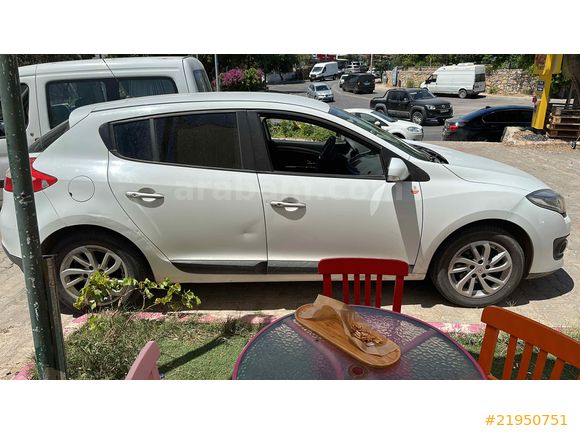 Megane 1.5 Touch Plus ağır bakımı yapılmış  