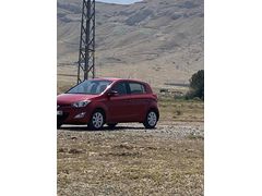 Sahibinden Hyundai i20 1.2 D-CVVT Sense 2014 Model  dolu bir araç 