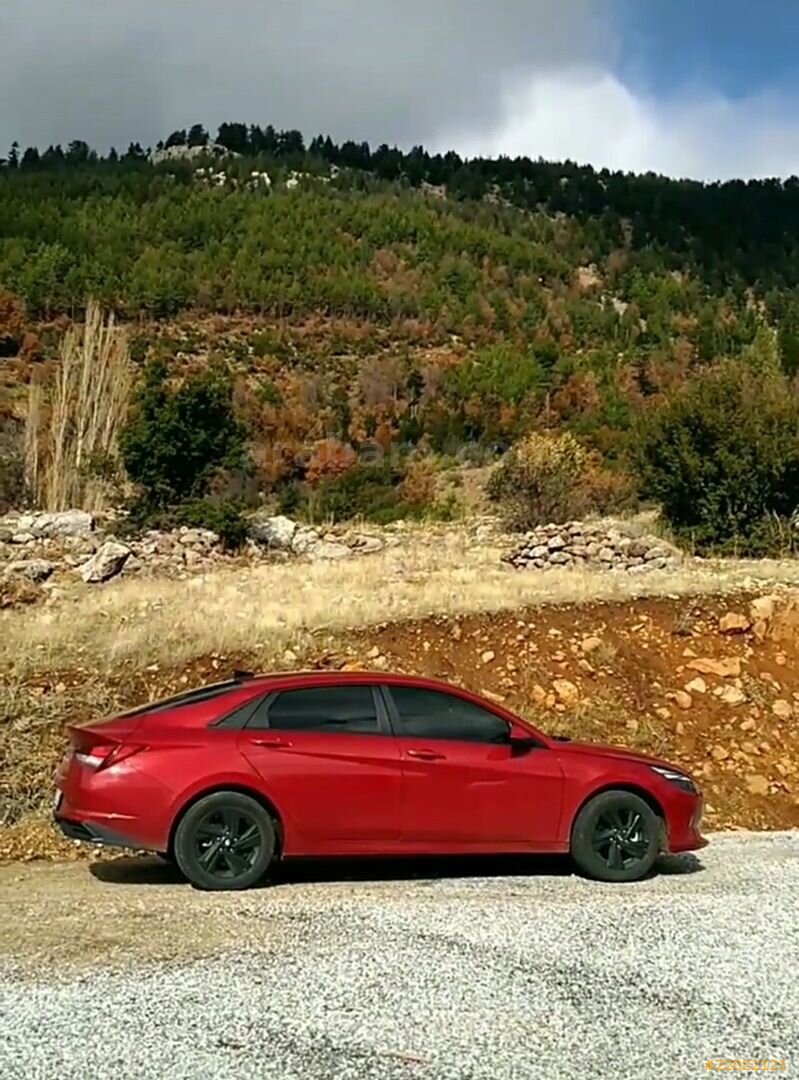 Sahibinden Hyundai Elantra 1.6 MPI Smart 2021 Model Mersin 70.701 km Kırmızı 2