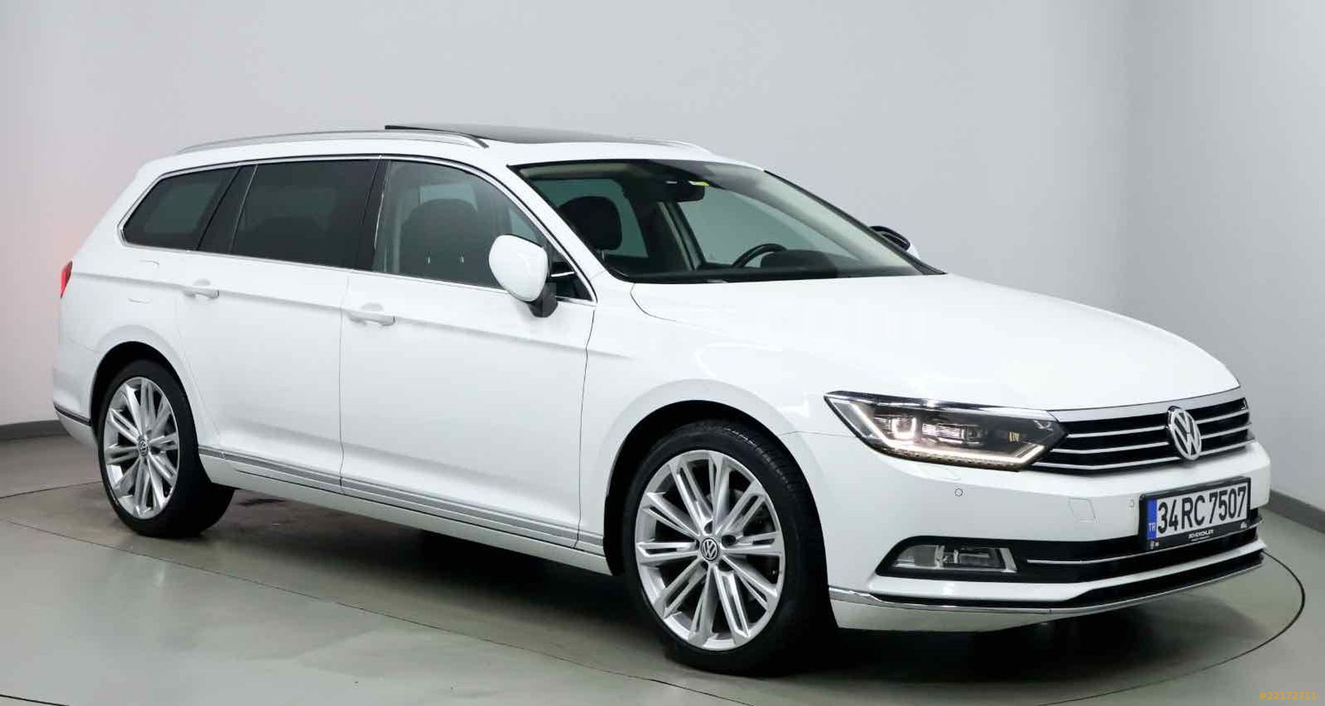 Galeriden Volkswagen Passat Variant 1.6 TDi BlueMotion Highline 2016 ...