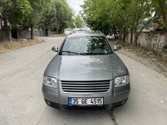 Galeriden Volkswagen Passat Variant 2.5 TDi Comfortline 2004 Model İzmir