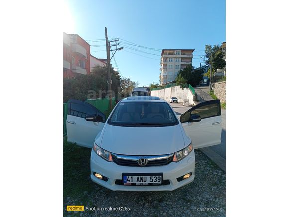 Sahibinden Honda Civic 1.6 i-VTEC ECO Elegance 2013 Model