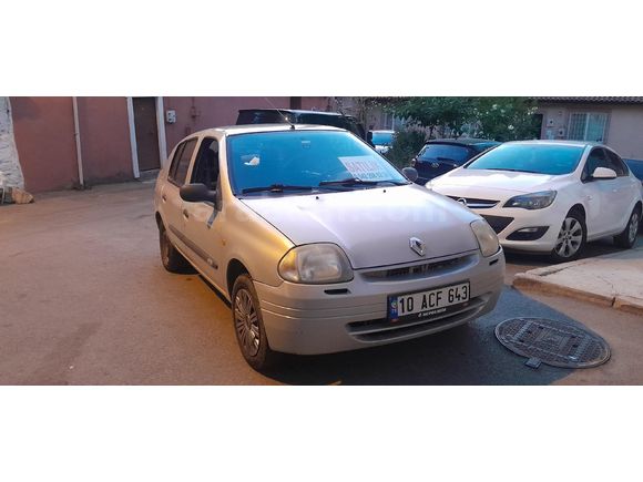 Sahibinden Renault Clio 1.4 Expression 2002 Model