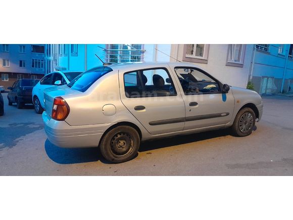 Sahibinden Renault Clio 1.4 Expression 2002 Model