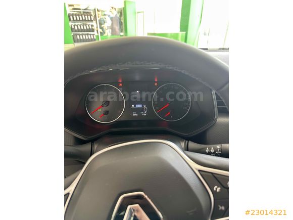 Öğretmenden temiz aile aracı   2023 clio   