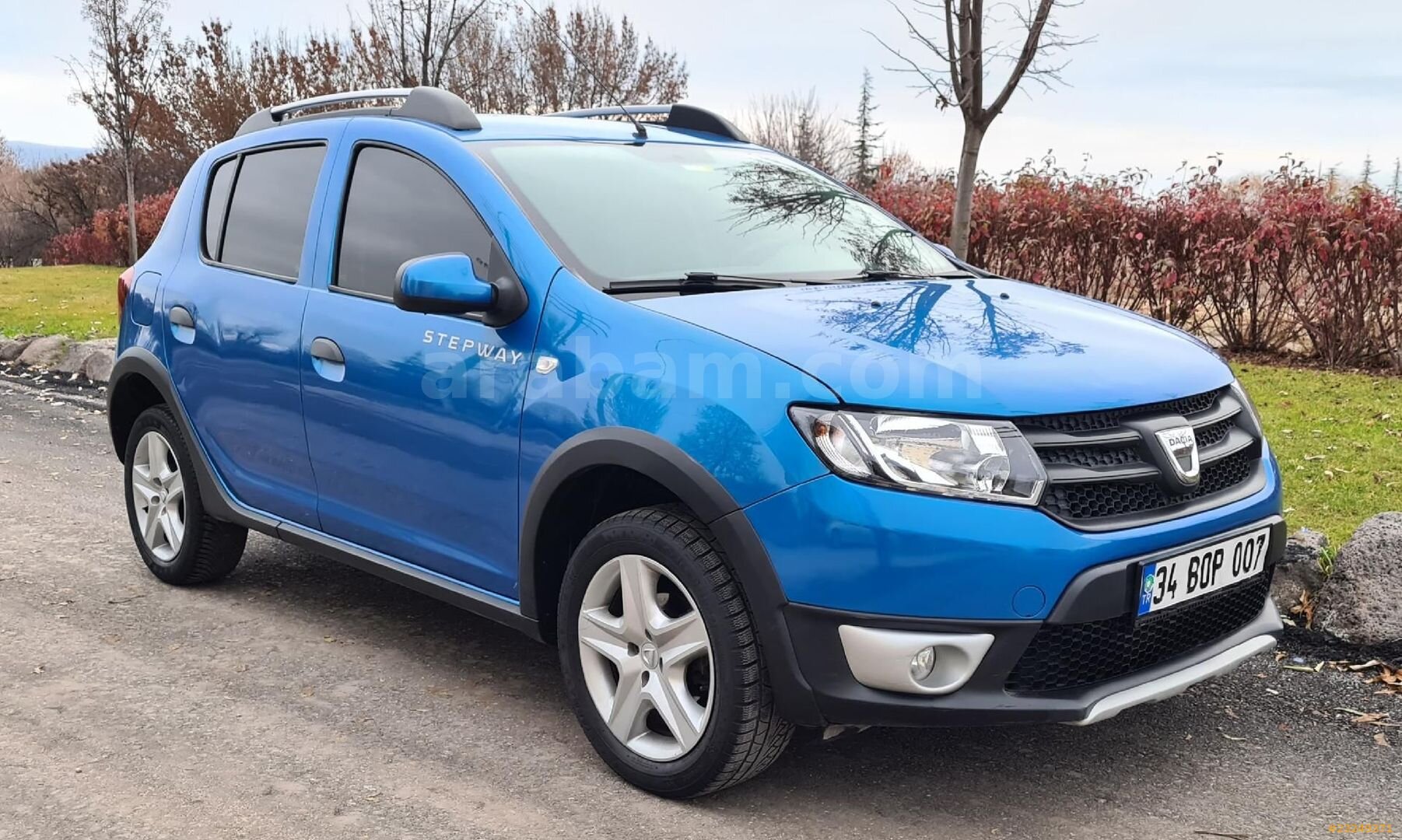 Galeriden Dacia Sandero 1.5 dCi Stepway 2015 Model Eskişehir 172.000 km Mavi (metalik) 2