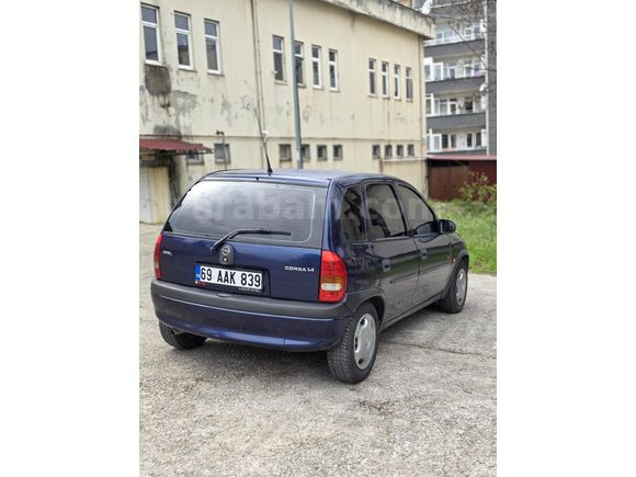 Sağlık Memurundan Temiz Opel Corsa