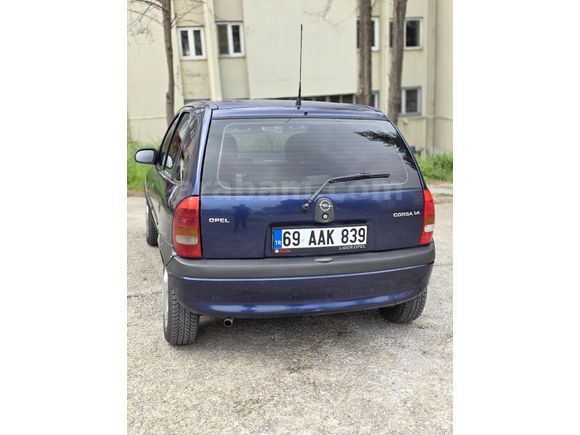 Sağlık Memurundan Temiz Opel Corsa