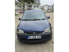 Sağlık Memurundan Temiz Opel Corsa