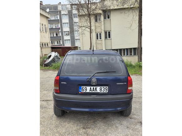 Sağlık Memurundan Temiz Opel Corsa