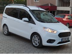 Boyasız Değişensiz Ford Tourneo Courier 1.5 TDCi Titanium Plus 2021 Model 108000KM