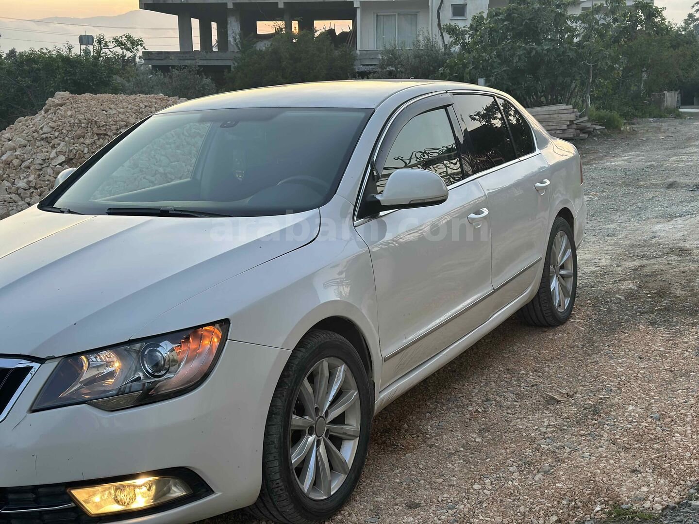 Galeriden Skoda SuperB 1.6 TDI Ambition 2013 Model Hatay 310.000 km Beyaz 5
