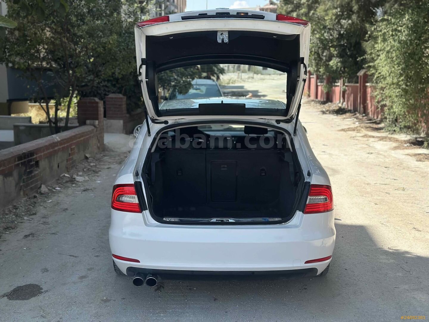Galeriden Skoda SuperB 1.6 TDI Ambition 2013 Model Hatay 310.000 km Beyaz 2