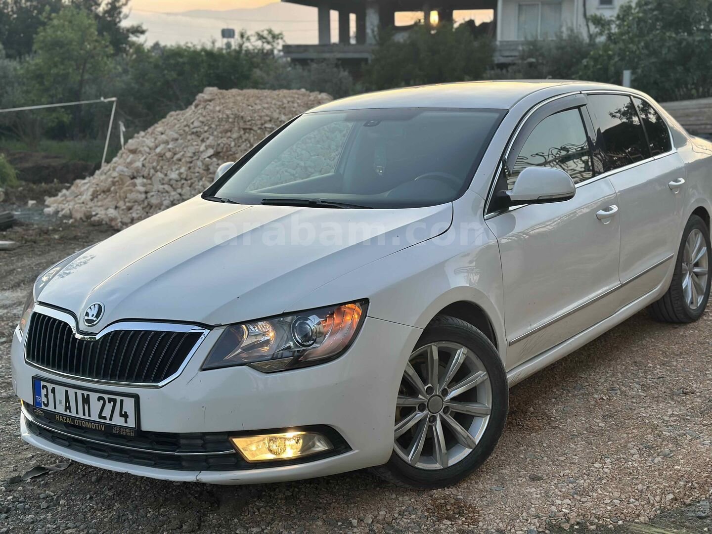 Galeriden Skoda SuperB 1.6 TDI Ambition 2013 Model Hatay 310.000 km Beyaz 3