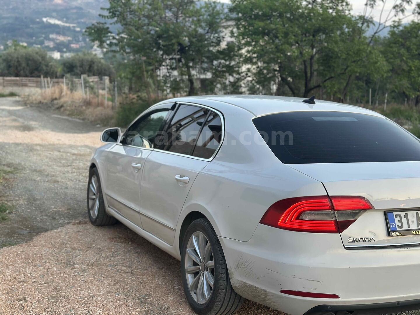 Galeriden Skoda SuperB 1.6 TDI Ambition 2013 Model Hatay 310.000 km Beyaz 6