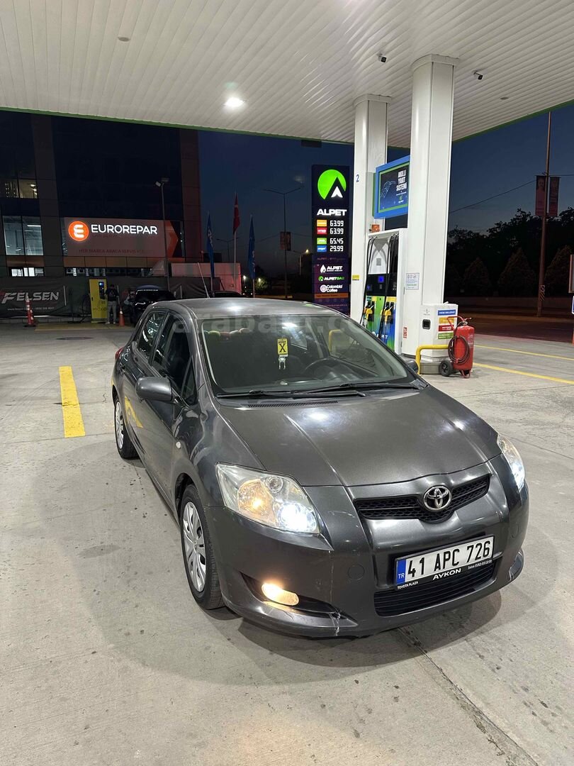 Sahibinden Toyota Auris 1.6 Comfort 2008 Model İstanbul 227.000 km Füme 3