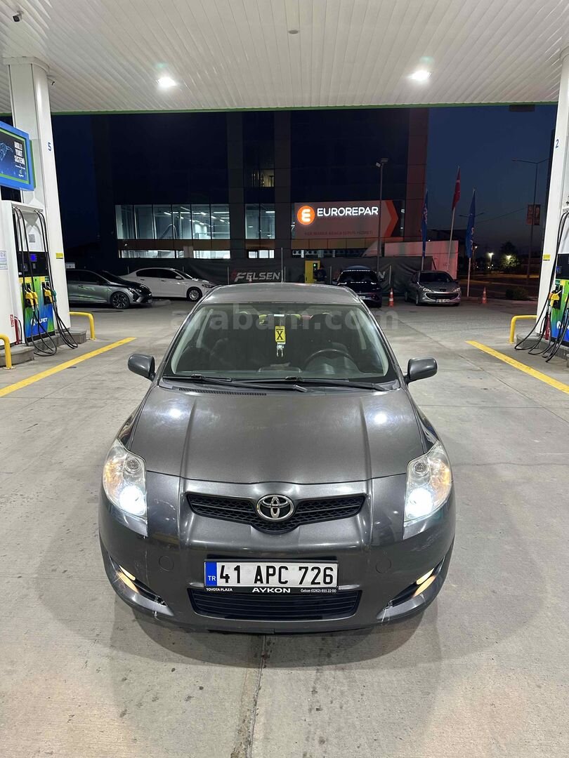 Sahibinden Toyota Auris 1.6 Comfort 2008 Model İstanbul 227.000 km Füme 1