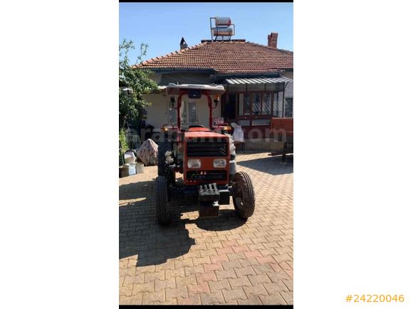 Tümosan 4055 2013 model 1250 saatte 55 hp turbo intercoler Muayene Yeni bakımlı Garaj traktörü masrafsız sıkıntısız sorunsuz Asfaltta yer uçağı Temiz