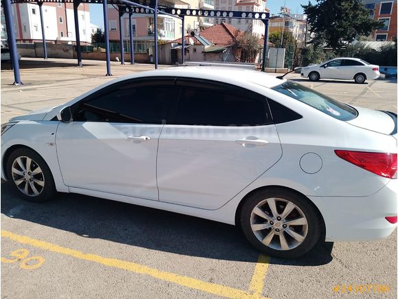 Sahibinden Hyundai Accent Blue 1.6 CRDI Mode Plus 2017 Model