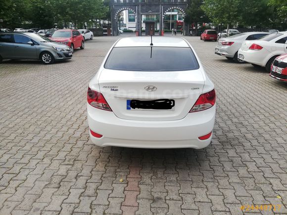 Sahibinden Hyundai Accent Blue 1.6 CRDI Mode 2015 Model