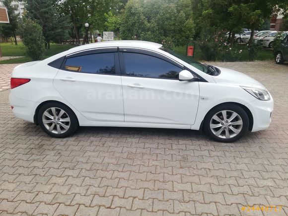 Sahibinden Hyundai Accent Blue 1.6 CRDI Mode 2015 Model
