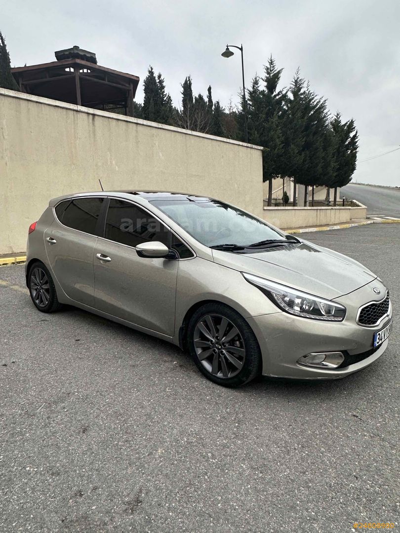 Kia / Ceed / 1.6 CRDi / Concept Plus / HATASIZ DEĞİŞENSİZ 2O12 KiA CEED  DİZEL OTOMATİK CAMTAVAN F1 FULL at  - 1107886261