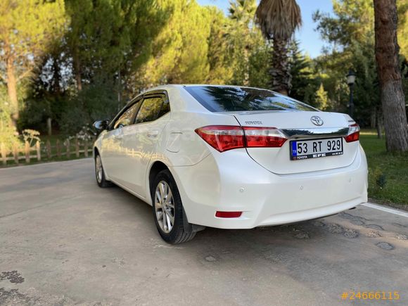 Toyota Corolla 1.4 D-4D Premium 2015 Model 