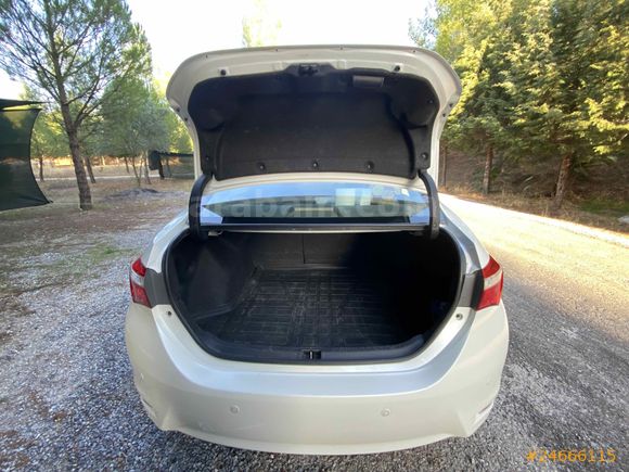 Toyota Corolla 1.4 D-4D Premium 2015 Model 