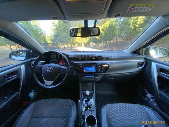 Toyota Corolla 1.4 D-4D Premium 2015 Model 
