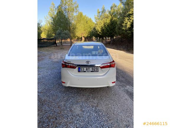 Toyota Corolla 1.4 D-4D Premium 2015 Model 