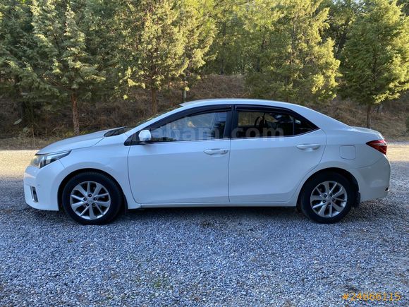 Toyota Corolla 1.4 D-4D Premium 2015 Model 