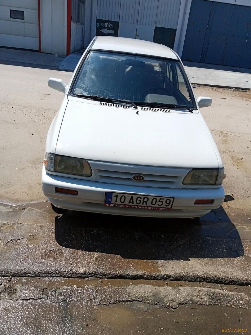 Galeriden Kia Pride 1.3 2000 Model Balıkesir 204.000 km Beyaz 1
