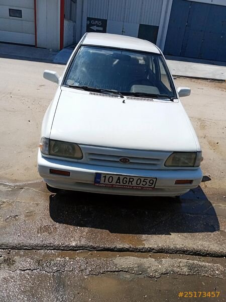 Galeriden Kia Pride 1.3 2000 Model Balıkesir 204.000 km Beyaz