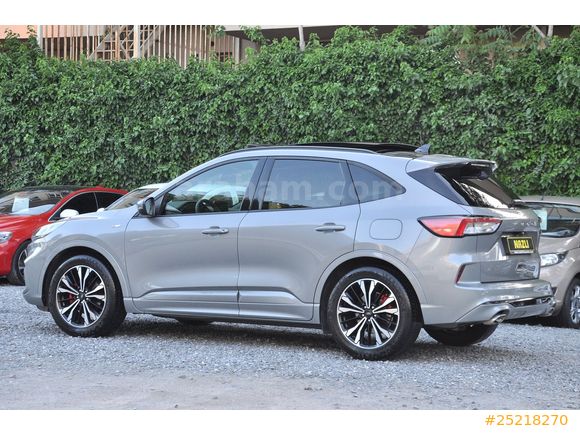 2022 FORD KUGA ( senetle taksitlendirme seçeneğimiz vardır )