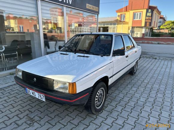 Tavan hariç boyalı çok temiz Renault R 9 1.4 Spring 1996 Model Van