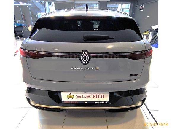 Renault Megane E-Tech Iconic 2023 Model İzmir (KOMPLE PPF KAPLI) HATA BOYA TRAMER YOK
