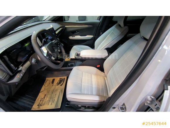 Renault Megane E-Tech Iconic 2023 Model İzmir (KOMPLE PPF KAPLI) HATA BOYA TRAMER YOK