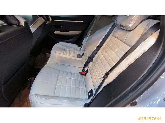 Renault Megane E-Tech Iconic 2023 Model İzmir (KOMPLE PPF KAPLI) HATA BOYA TRAMER YOK