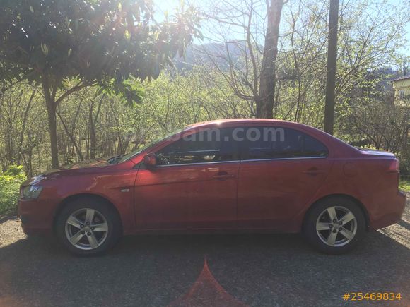 Pazarlıksız Mitsubishi Lancer 1.5 Invite 2009 Model Rize