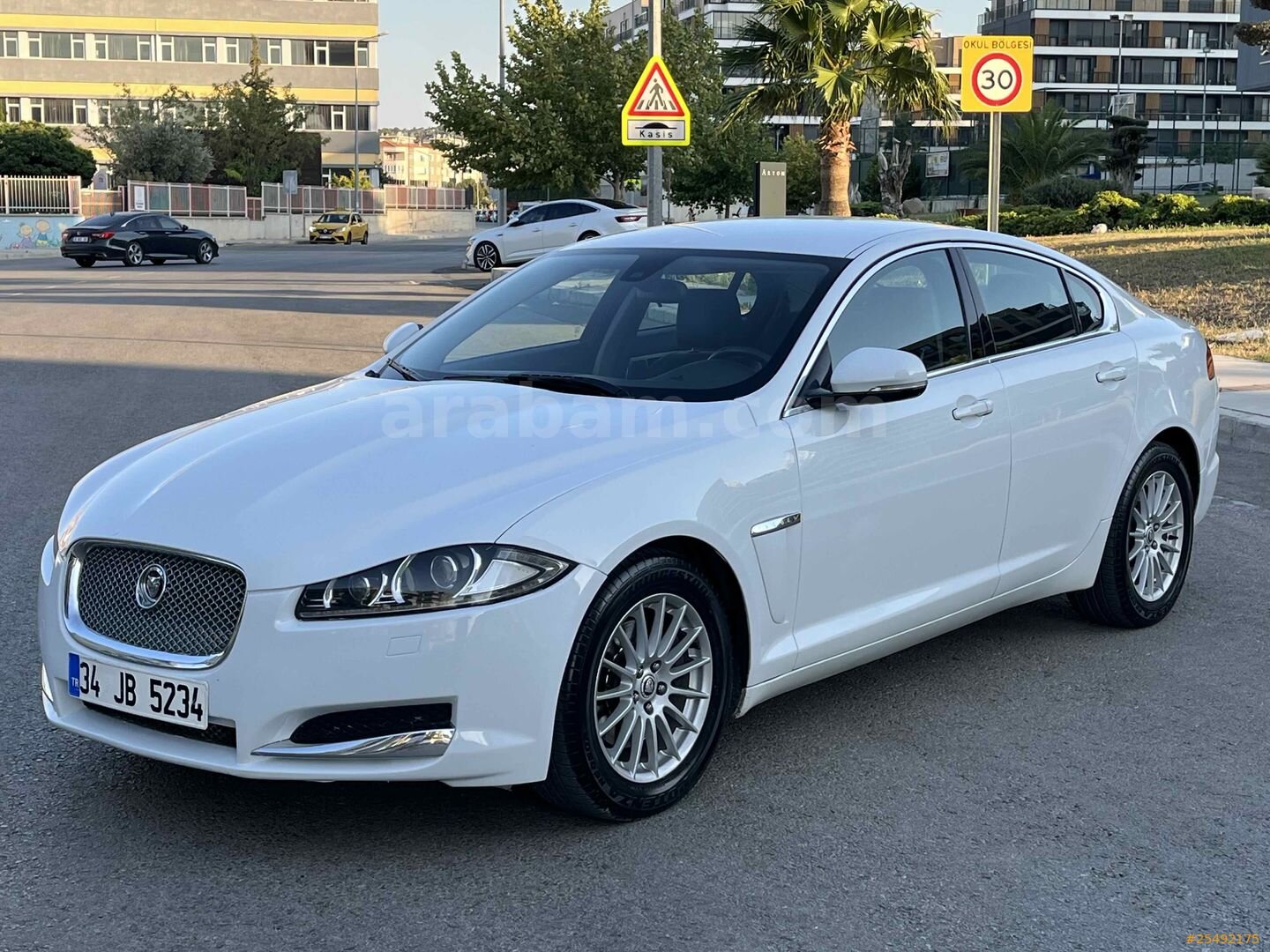 Galeriden Jaguar XF 2.2 D 2012 Model İzmir 237.000 km Beyaz 3
