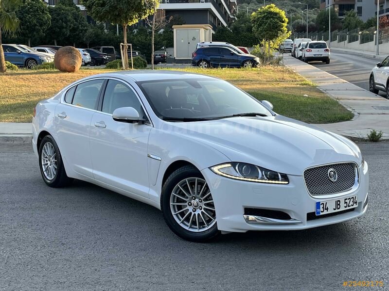 Galeriden Jaguar XF 2.2 D 2012 Model İzmir 237.000 km Beyaz