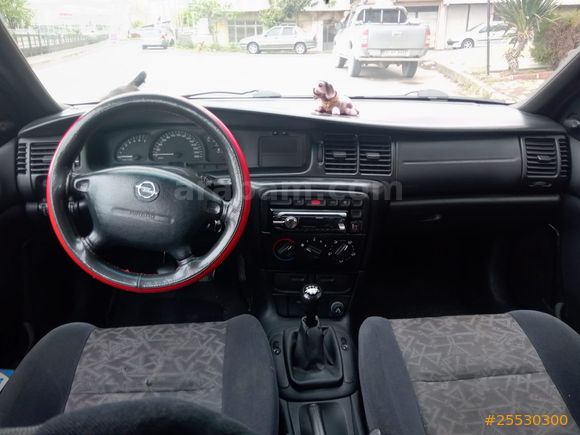 1997 MODEL OPEL VETRA TEMİZ SADECE BOYALI
