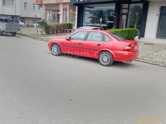 1997 MODEL OPEL VETRA TEMİZ SADECE BOYALI