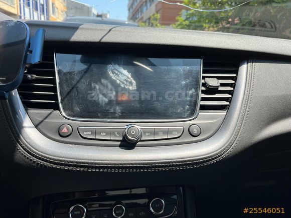 CAM TAVANLI OTOPARK ARABASI