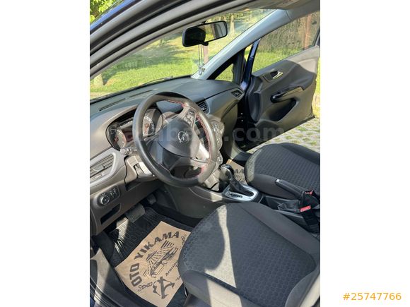2017 Opel Corsa 1.4 Essentia  80.000KM
