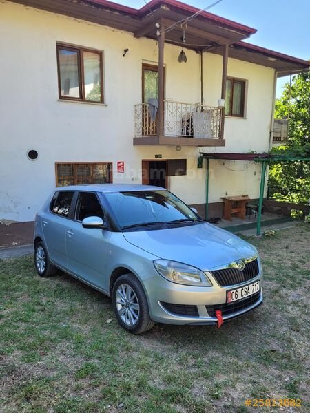Sahibinden Skoda Fabia 1.2 Ambiente 2014 Model Bartın 175.000 km Gri (Gümüş)